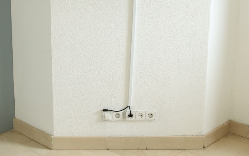 Cómo ocultar los cables en casa con canaletas