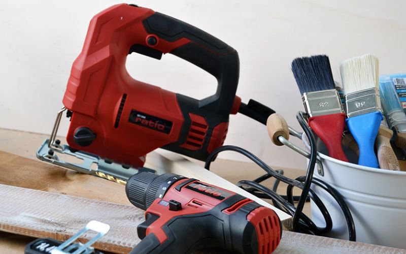 Herramientas para montar el banco de madera