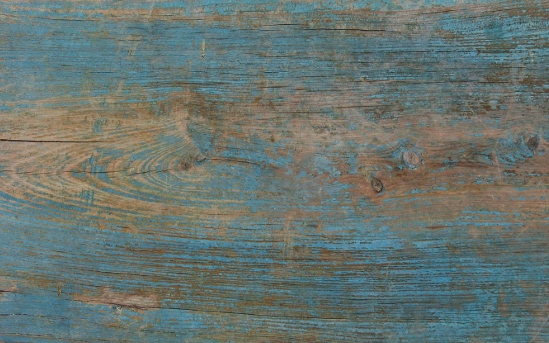 Quita la pintura de la superficie de la madera