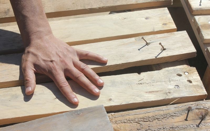 Cuida los cantos de la madera