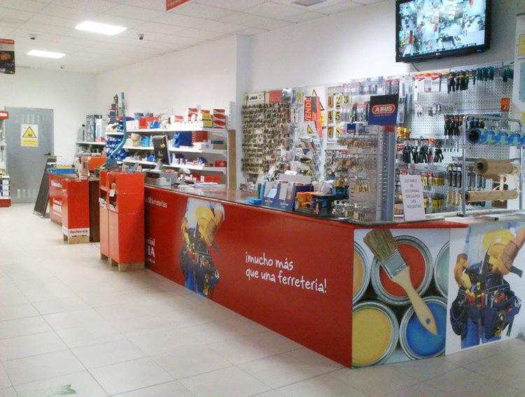 COMERCIAL MINIA