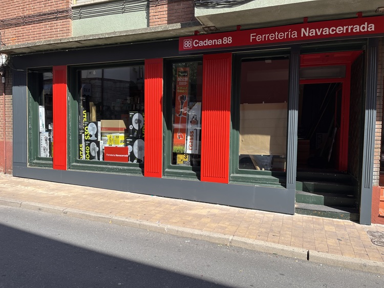 FERRETERÍA NAVACERRADA