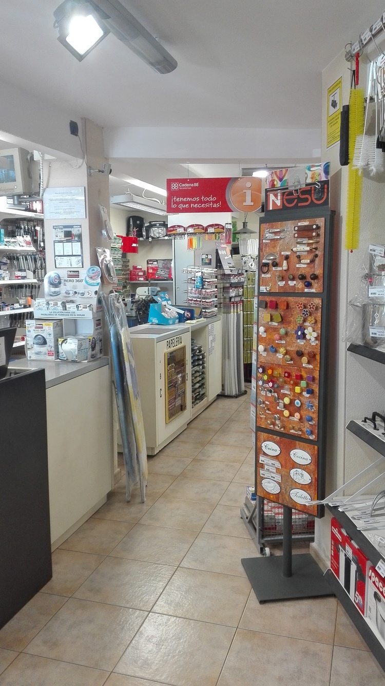 BRICOCASALS FERRETERIA LA PINEDA
