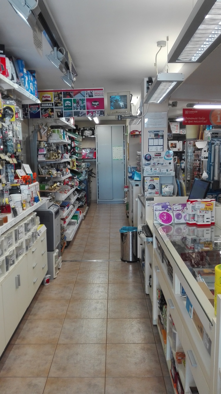 BRICOCASALS FERRETERIA LA PINEDA