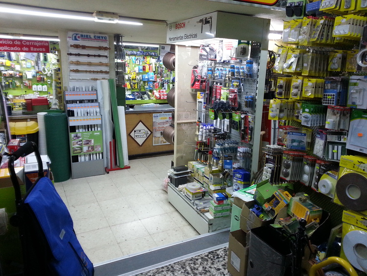 FERRETERÍA ZAMORA
