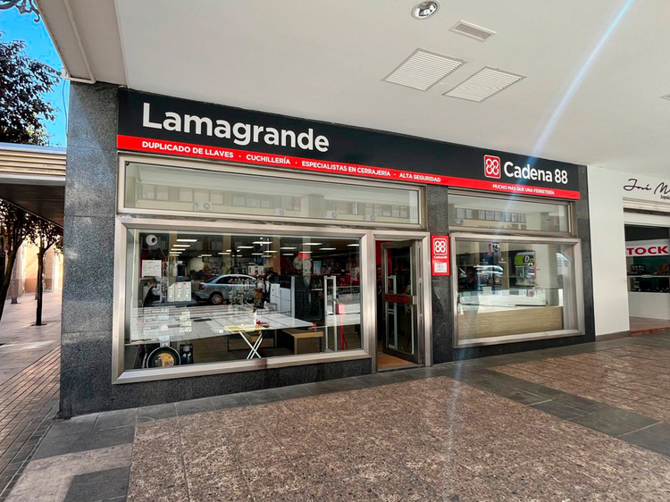 LAMAGRANDE BADAJOZ, S.L.