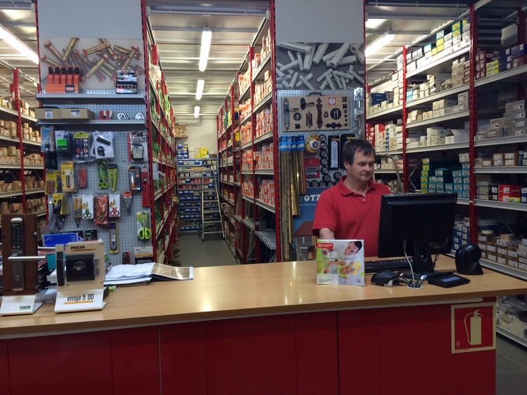 FERRETERÍA BURDINDEGIA LUIS OTAÑO