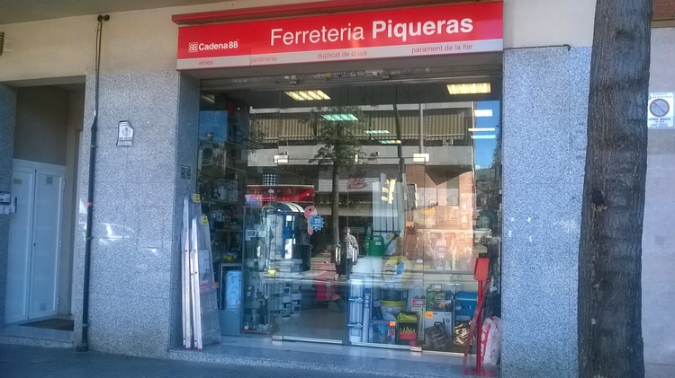 FERRETERIA PIQUERAS