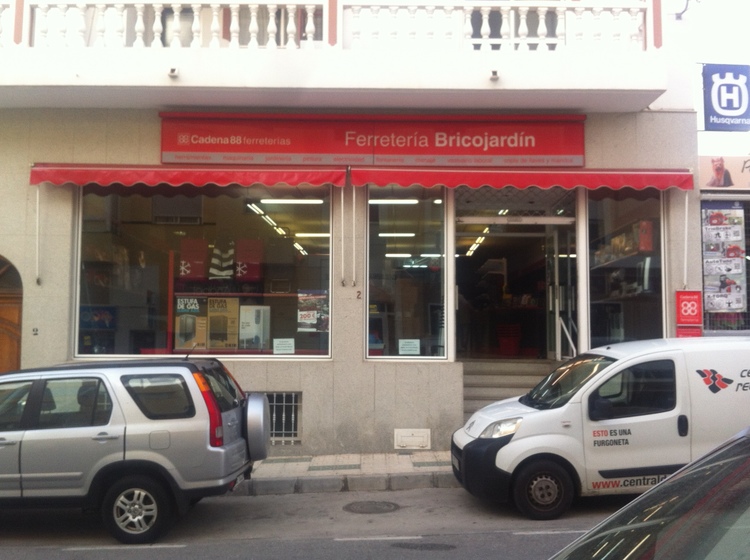 FERRETERÍA BRICOJARDIN