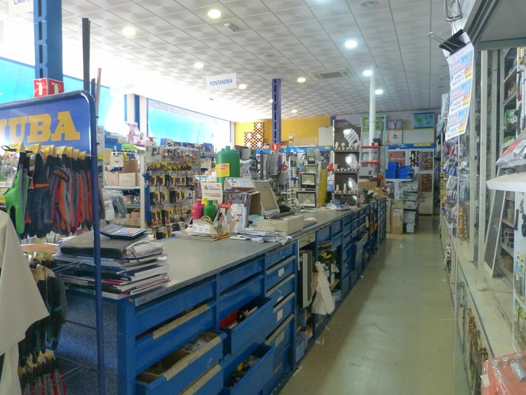 FERRETERÍA CENTRO MONTIJO, S.L.