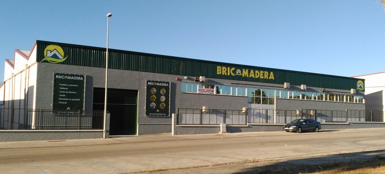 BRICOMADERA MC LINARES S.L.