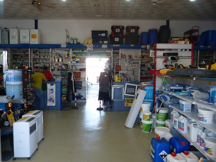 FERRETERÍA CENTRO MONTIJO, S.L.