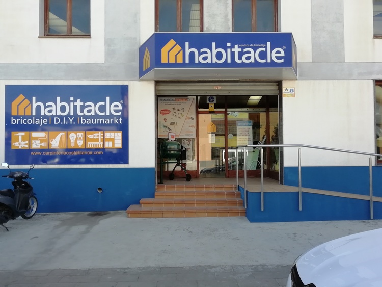 BRICOLAJE Y FERRETERÍA COSTA BLANCA - CA