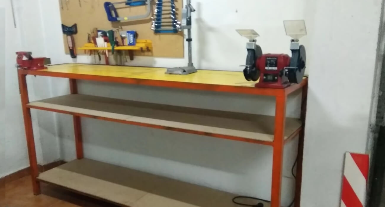 Mesa de banco de trabajo DIY GARAGE 45