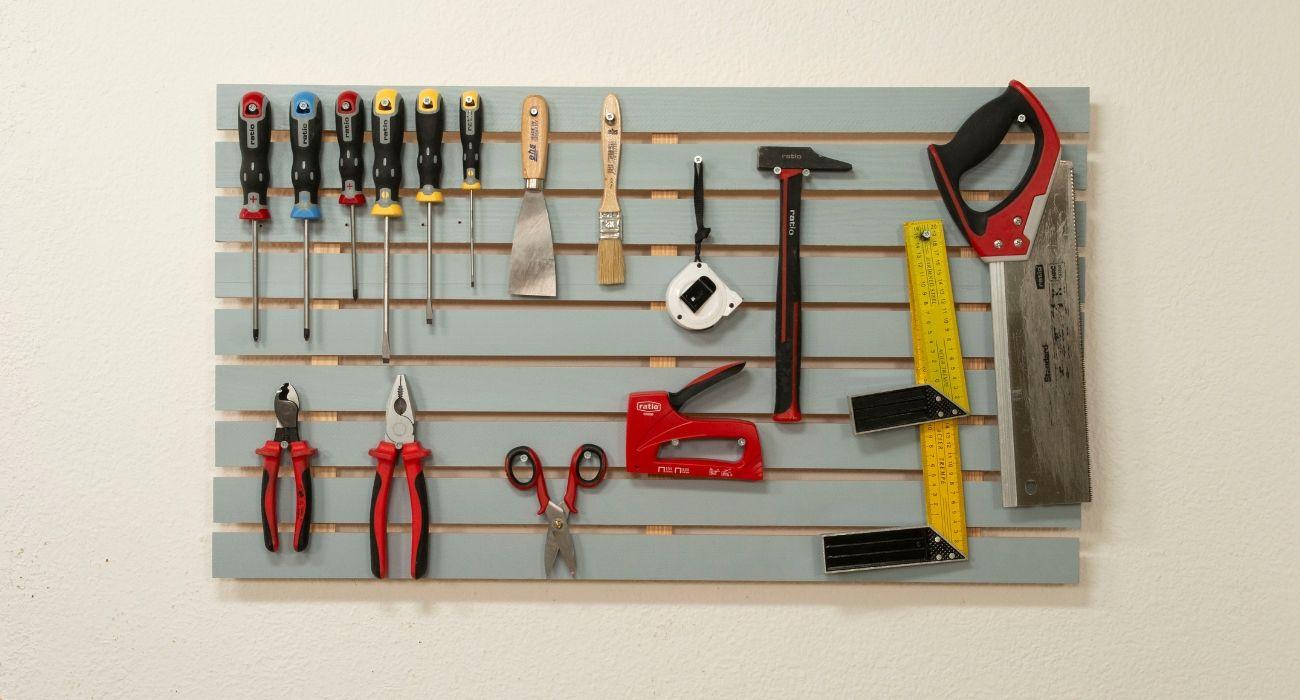 Ordenar herramientas de bricolaje en casa con un panel de pared