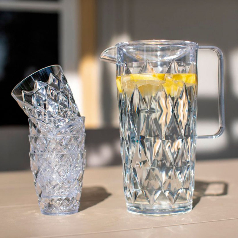 Juego de jarra + 4 vasos modelo Koziol