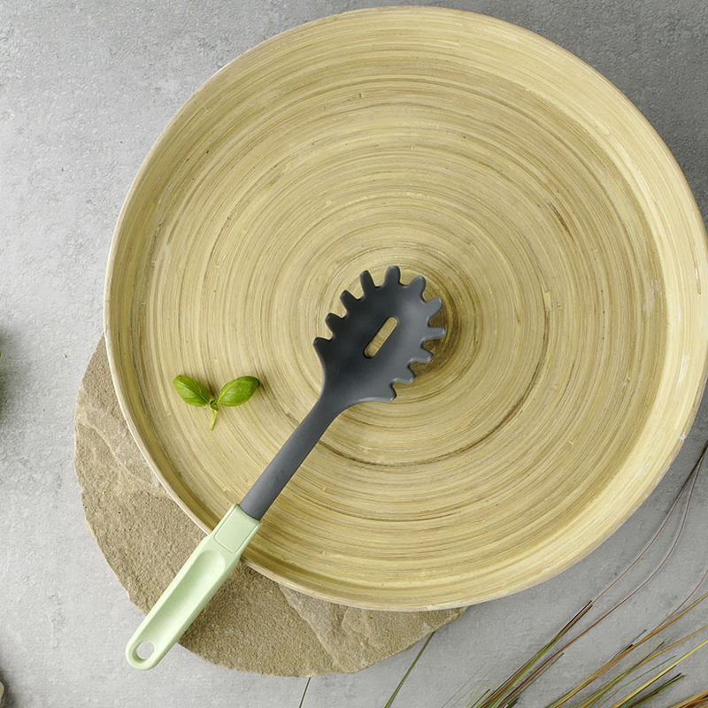 Cuchara FACKELMANN para servir spaguettis Serie Ecolution