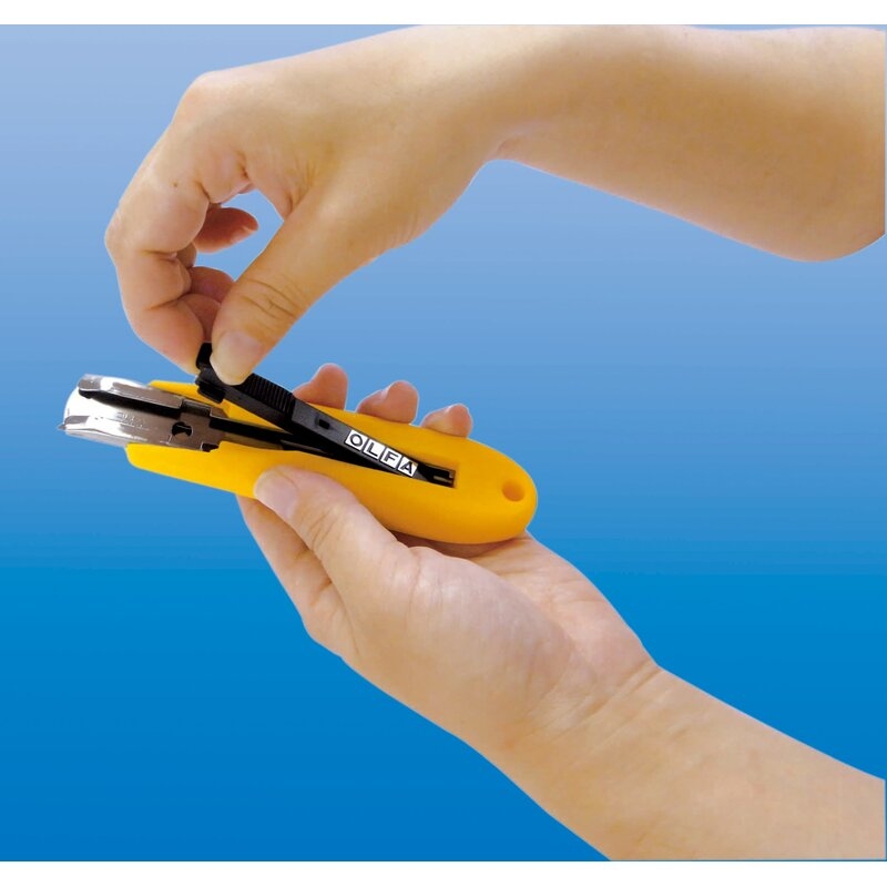 Cúter de seguridad mango Comfort Grip con retracción de cuchilla semi automática SK-5 Olfa