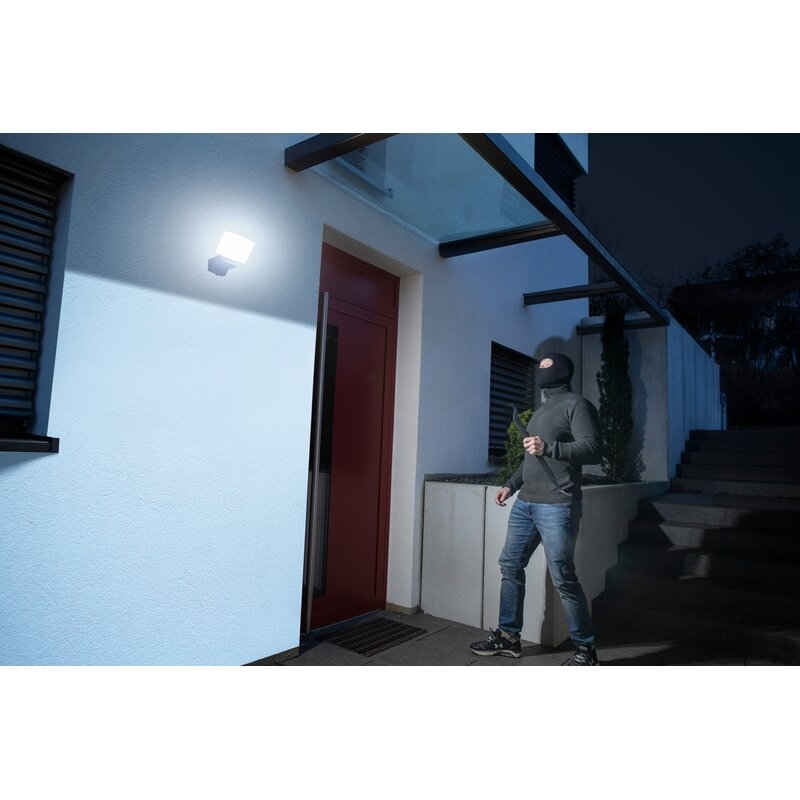 Foco LED de pared WF con protección IP54 y control con app via WIFI Brennenstuhl