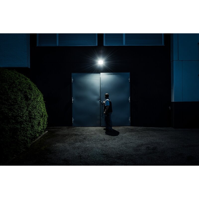 Foco LED de pared JARO con protección IP65 Brennenstuhl
