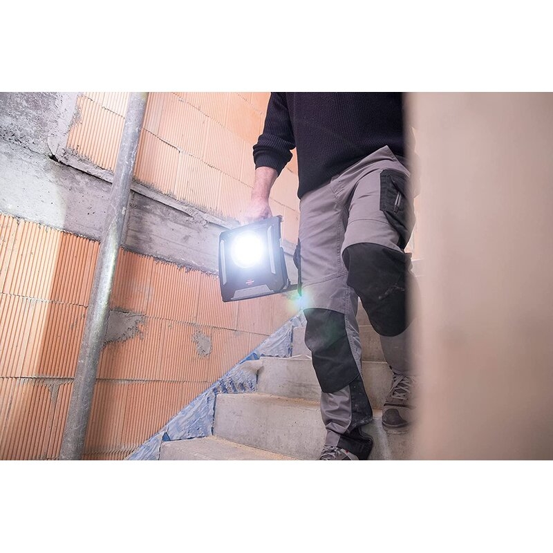 Foco híbrido LED 6050 MH con toma de corriente + MULTI BATTERY SYSTEM, compatible con las baterías 18V de 5 fabricantes - IP65 Brennenstuhl