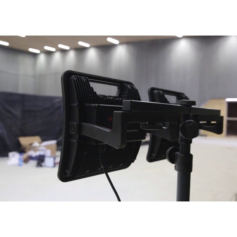 Soporte para montar 2 focos en trípode telescópico Scangrip Lighting