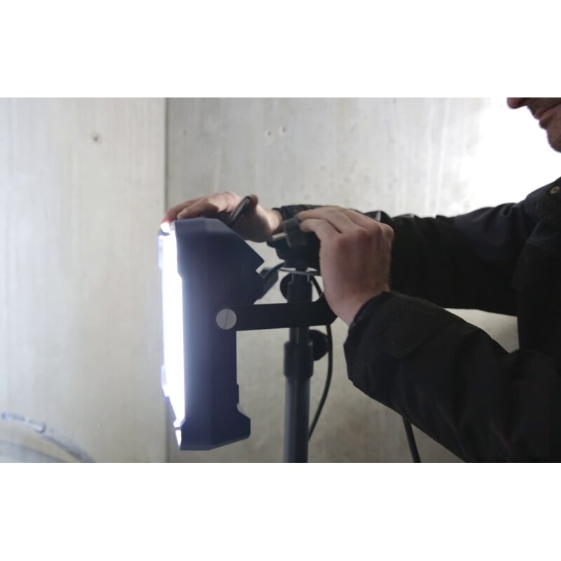 Foco de trabajo recargable Vega 1500 C+R Scangrip Lighting