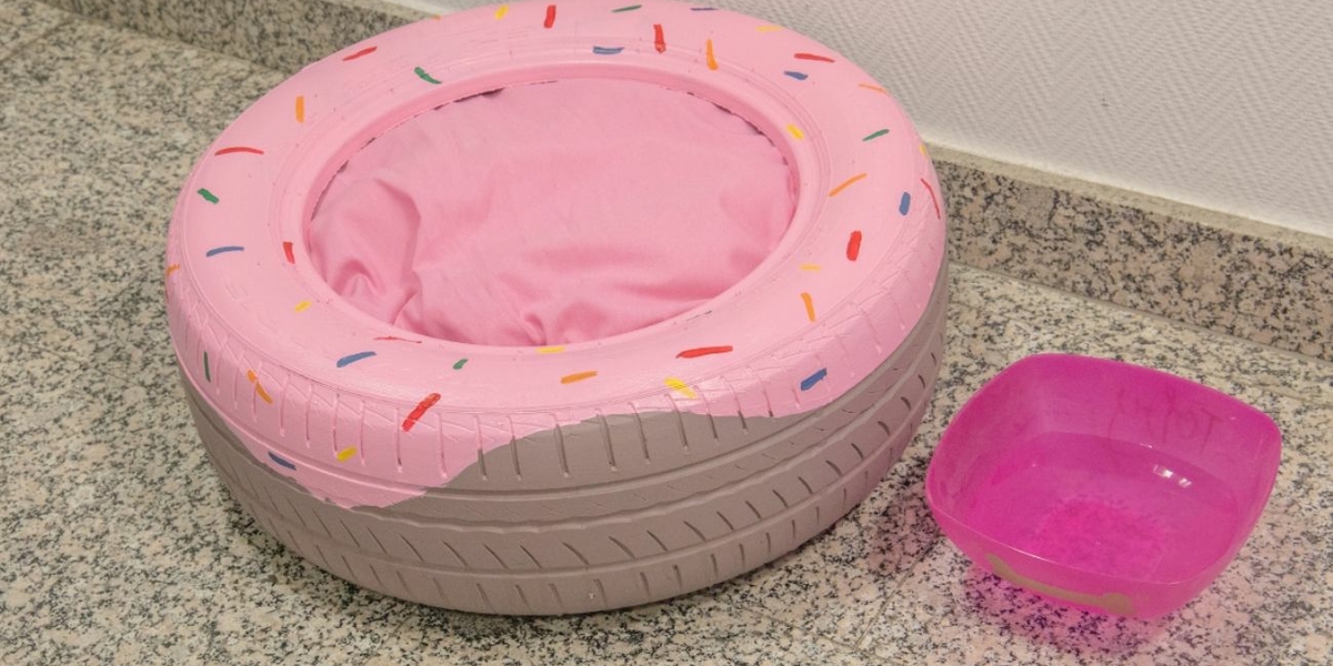 Camas para perros con llantas paso a best sale paso