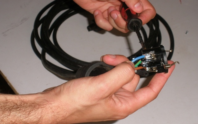 Cómo hacer un cable alargador 